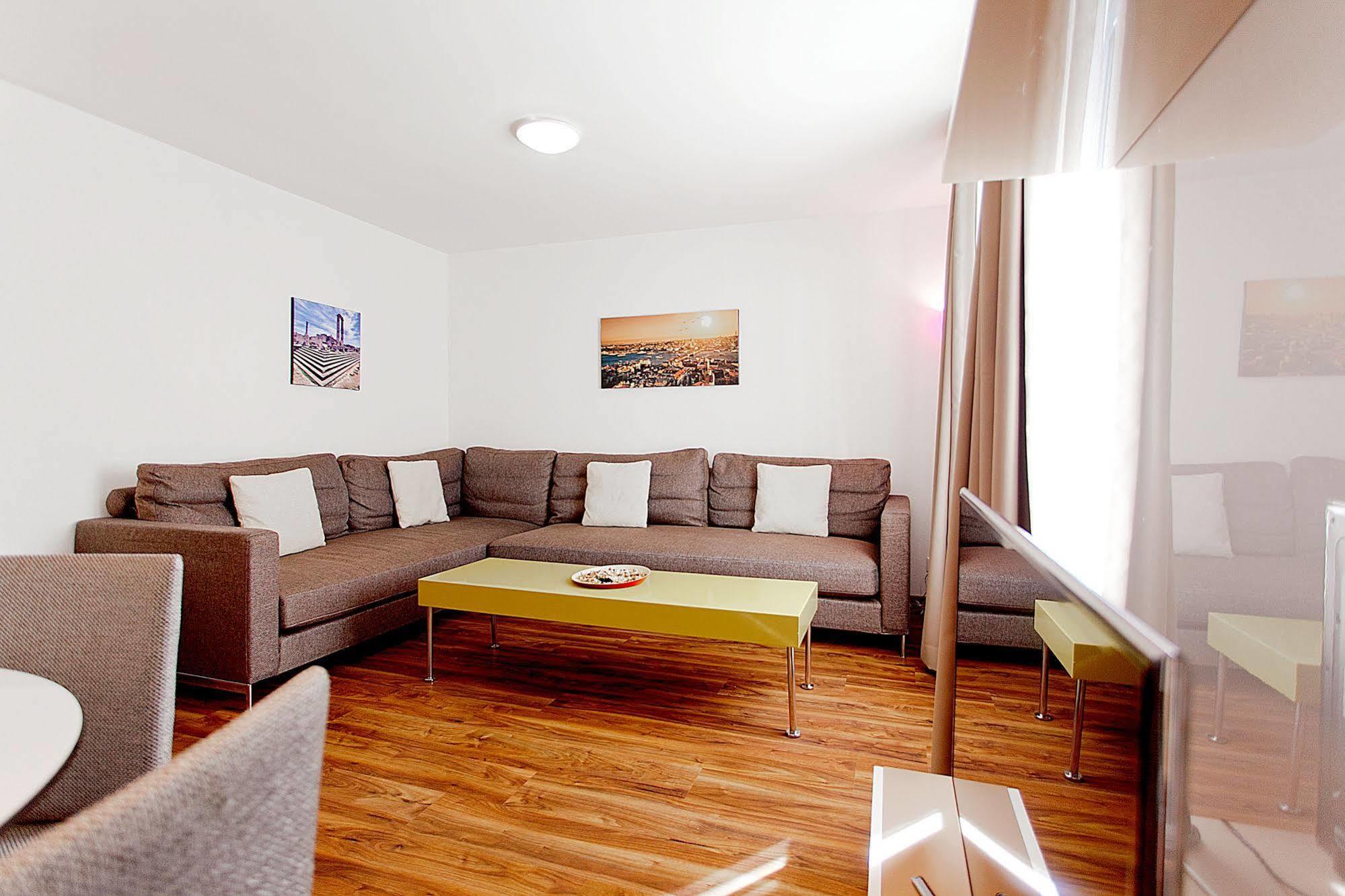 Premium Apartments By Livingdowntown Zúrich Exterior foto